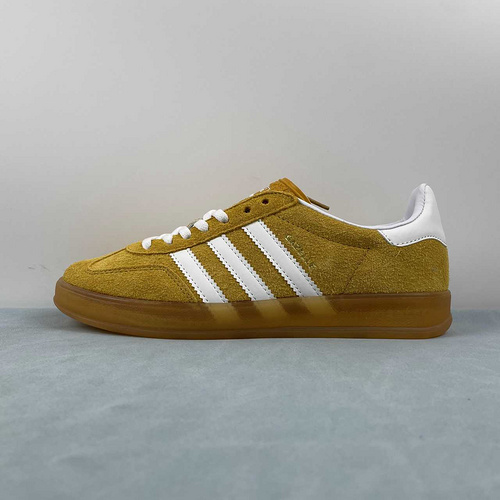 R Adidas GAZELLE  HQ8716 35-45
